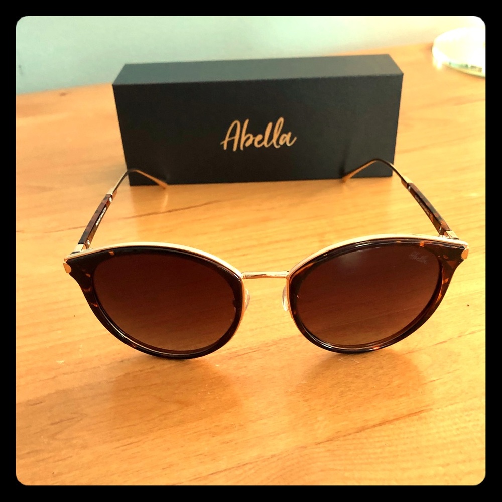 🕶 New! Abella Barlow Sunglasses 🕶